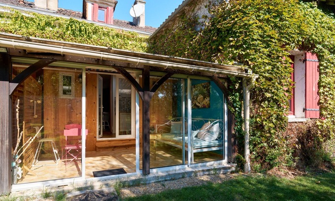 Eyliac Cabaña | Cottage 'À L'envol' with Private Terrace and Shared Garden