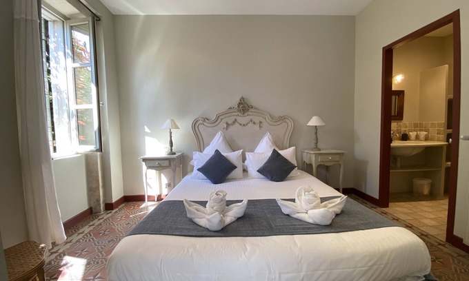 St.-Remy-de-Provence Cabaña | Los alquileres de habitaciones de los huéspedes encantador La Línea de la casa