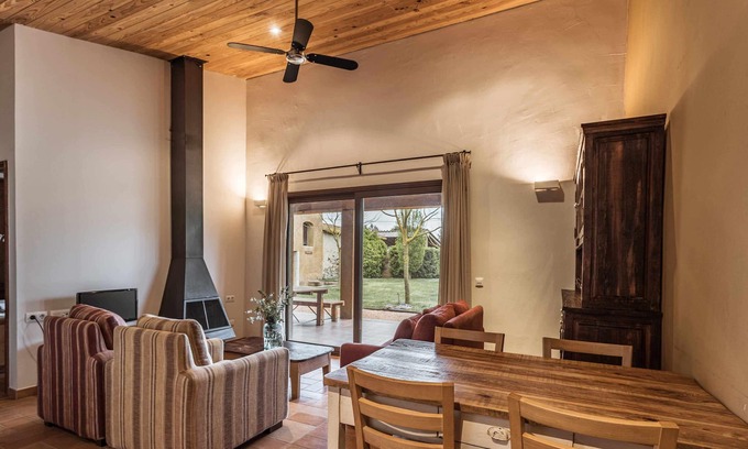 Sant Andreu Salou Apartamento | Apartamento rural para 4 personas con wifi gratis en Mas Garriga