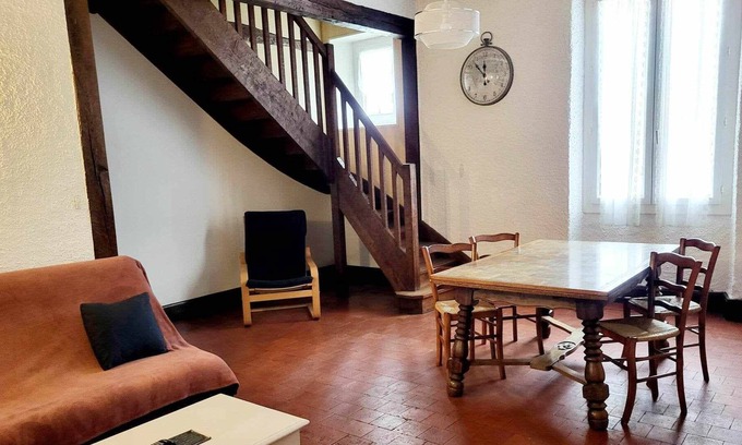Saint-Laurent-Nouan Cabaña | Cottage "Gîte La Grande Maison" with Private Terraces & Wi-Fi