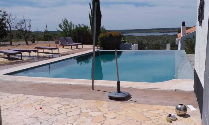 Avis Cabaña | "Herdade Fonte Ferreira - Oliveiras" con vista al lago, piscina, aire acondicionado, Wi-Fi y jardín