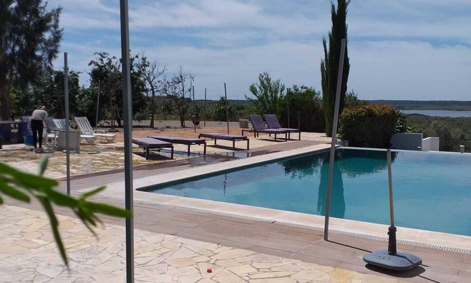 Avis Cabaña | "Herdade Fonte Ferreira - Piscina" con vistas al lago, piscina, Wi-Fi y balcón