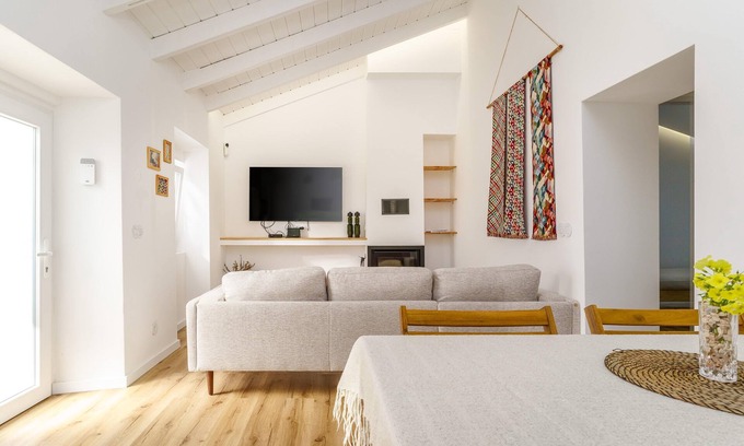 Aljezur Cabaña | Cottage in Aljezur- 2 bed ensuite-Casinha da Ivone