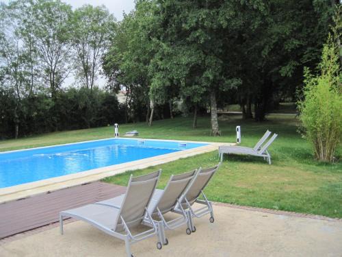 Buzon Casa | Cottage in Pyrenees with Pool & Golf, cleaning included