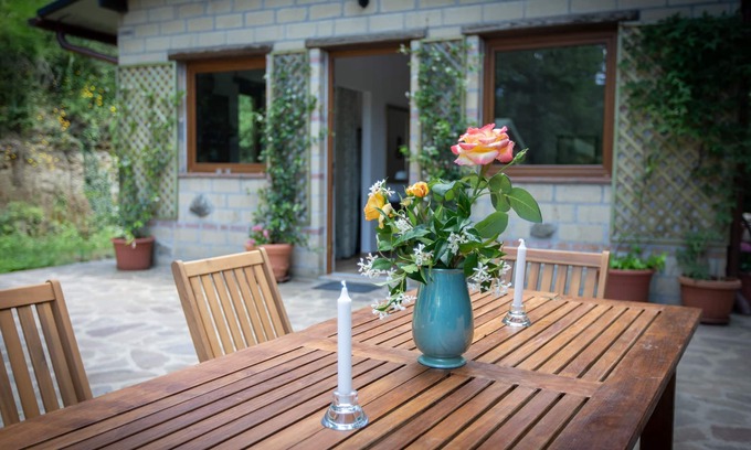 Onano Cabaña | Cottage in the Castle of Santa Cristina with pool