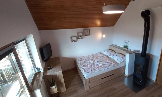 Marindol Cabaña | Cottage in the vineyard, near the river Kolpa