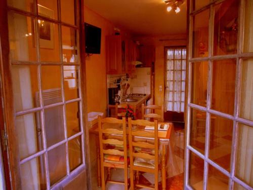 Brou-sur-Chantereine Casa | Cottage in Vaires-sur-Marne near Forest & Lake