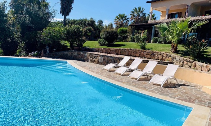 Olbia Cabaña | Cottage in Villa con Piscina