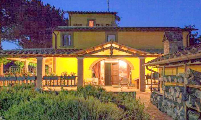 Terranuova Bracciolini Cabaña | Toscana casa de campo situada en pendientes de la montaña de Patromagno