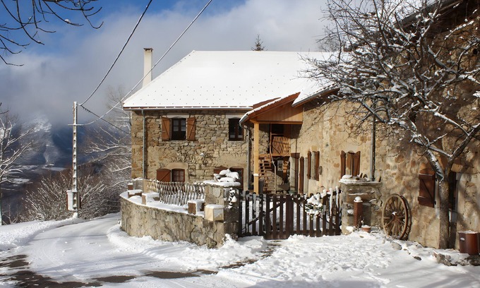 Les Cotes de Corps Cabaña | Cottage 'Le Grand Gîte' with Lake View, Private Terrace and Wi-Fi
