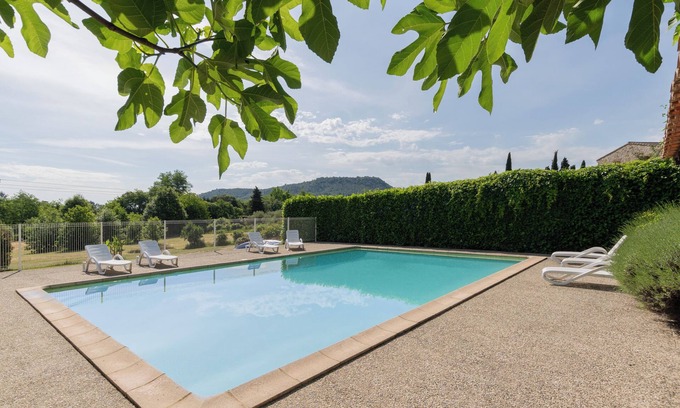 Chambonas Casa | Casita de campo 'Les Sources Gîte Calabert' con piscina compartida
