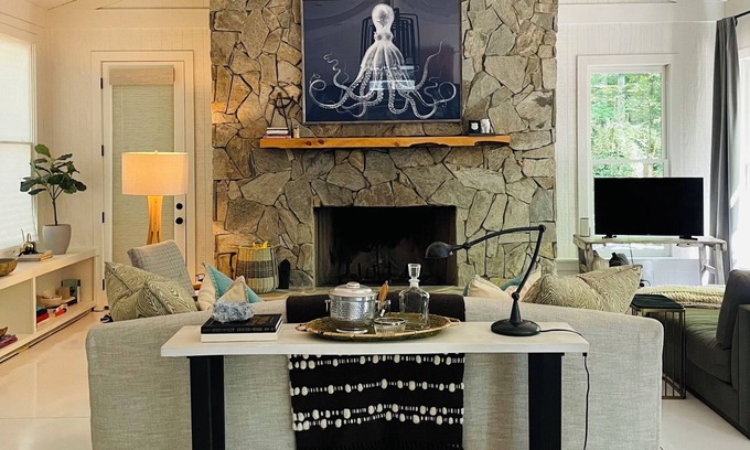 Sharon Woods Cabaña | Cottage Life in the heart of South Park. Lovely, private retreat for getaway.