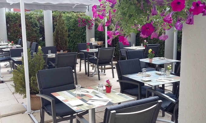 Dudelange Hotel | Cottage Logis hôtel-restaurant