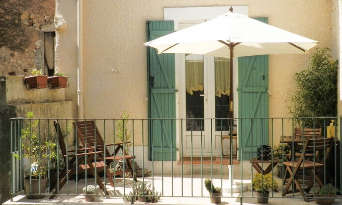 Le Luc Apartamento | Casa de campo *** Lou Lavadou con terraza de 10 m²