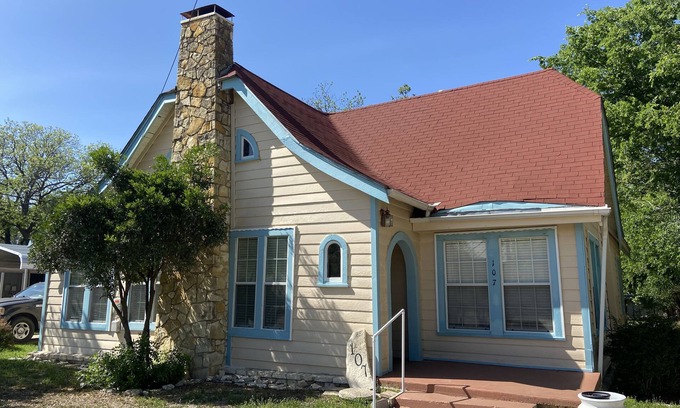Center Point Casa | Cottage near Downtown Center Point, 10 min to Kerrville & Comfort, pet-friendly