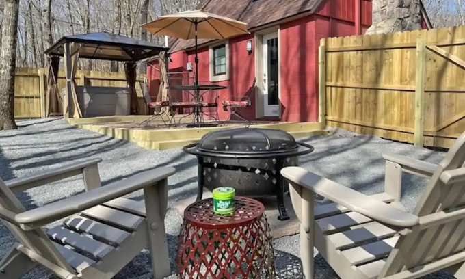 White Mills Cabaña | Cottage Near Lake Wallenpaupack