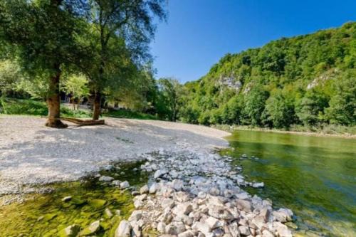 Marindol Apartamento | Cottage near river Kolpa, vineyards,top location.