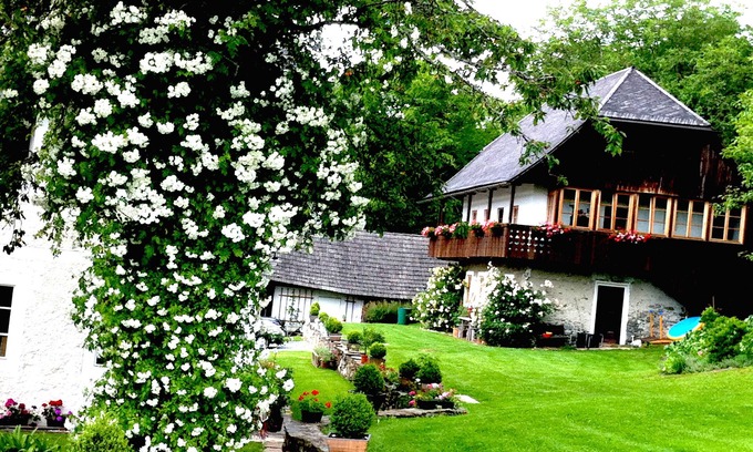 Agsdorf Otro | Casa cerca del bosque, campos de golf cerca (Moosburg 3 min)