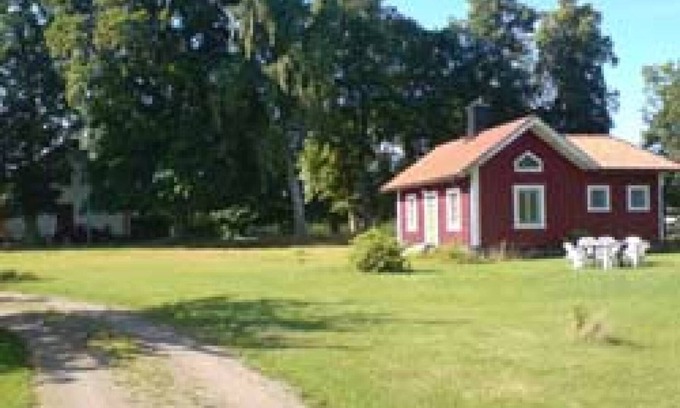 Motala Casa | Cottage on a farm by Lake Vättern