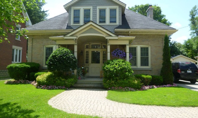 Stratford Cama Y Desayuno | Cottage on Caledonia Bed & Breakfast