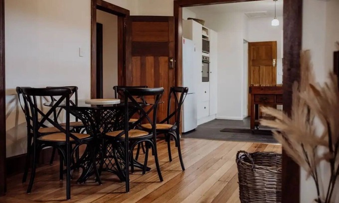 St Marys Apartamento | Cottage on Groom - St Marys Charm and Convenience