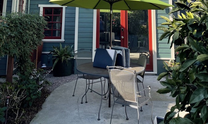 Venice Cabaña | Cottage on lovely walkstreet in Venice