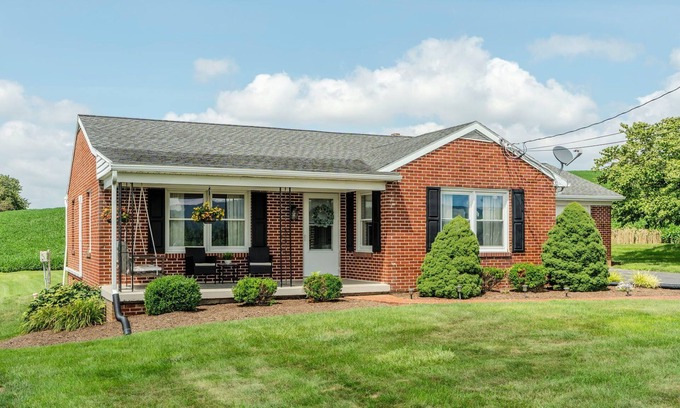 Goodville Casa | Cottage On Main-cozy 3/1.5 near Shady Maple