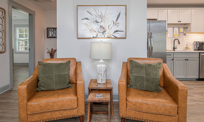 Farmville Casa | Cottage on Main Downtown
