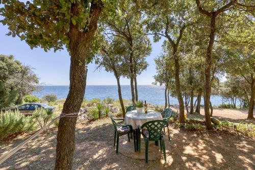 Kavran Apartamento | Cottage on the Kavran Beach
