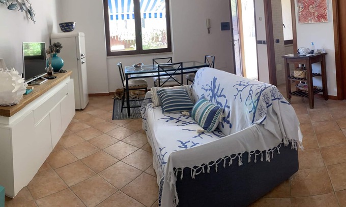 Latina Lido Casa | Cottage on the sea in residence with garden
