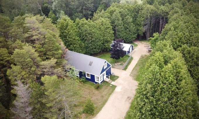 Flesherton Cabaña | Cottage Retreat on 11 Acres!