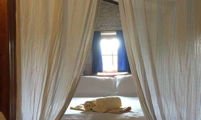 Gibourne Otro | Colombard Cottage: La Vendange Family Gites con jardín cerrado y piscina