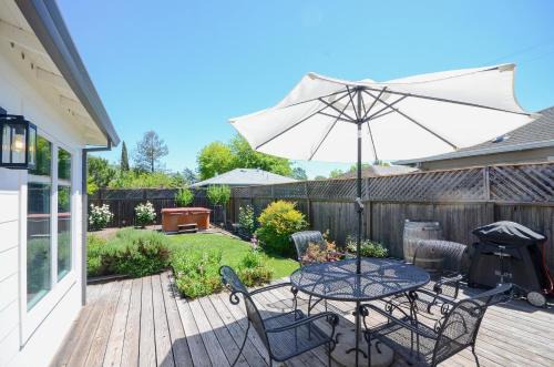 Sonoma Casa | Cottage Sonoma Historic Plaza, - Includes Wine Tasting Passport