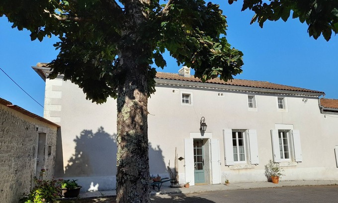 Ambleville Casa | Casita de campo 'Alquiler de vacaciones' con terraza privada, jardín privado y Wi-Fi