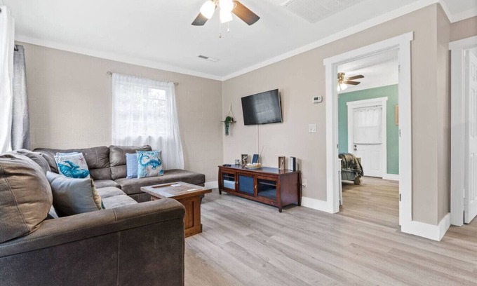 Long Beach Cabaña | Cozy Cottage Walking Distance to Beach - w/ E-Bikes Available and Coffee Station