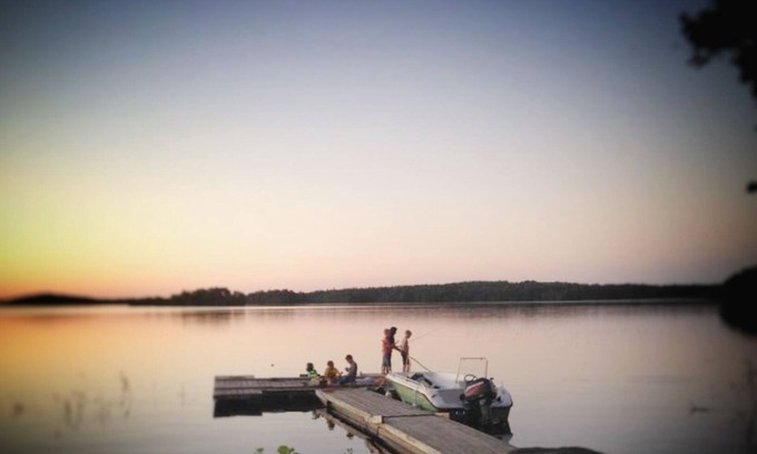 Annerstad Casa | Cottage with a own boat by the lake