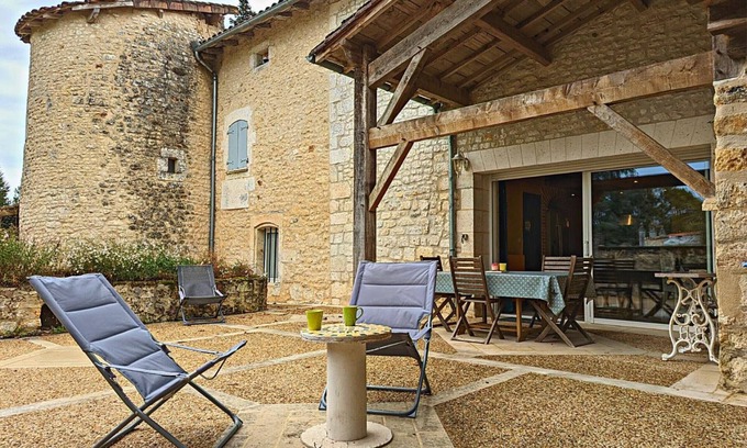 Charras Cabaña | Casa Rural con Piscina Climatizada, Jacuzzi y Jardín Privado