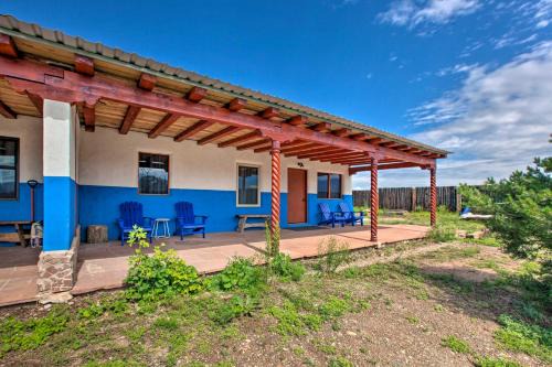 El Prado Casa | Cottage with Patio and Grill - 25 Min to Taos Valley!