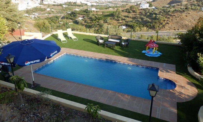 Torrox Costa Cabaña | Casa Rural con piscina privada a solo 2 km de la playa y el pueblo.