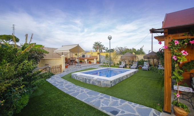 Almayate Bajo Cabaña | casa rural con piscina privada cerca del mar