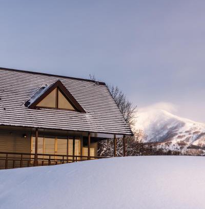 Niseko Casa | Cottage with views of the Niseko mountain range - Mountain View Niseko