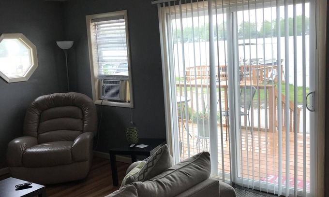 Delton Cabaña | Casas disponibles en el lago torcido.