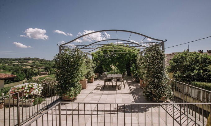 Isola d'Asti Casa | Country apartment in Monferrato Moretti Winery