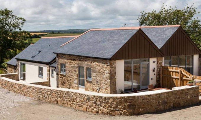 Saint Erth Praze Casa | Country Barn/Parking/Wifi/Outdoor Space, Nr Beaches, St Ives, Marazion & Hayle