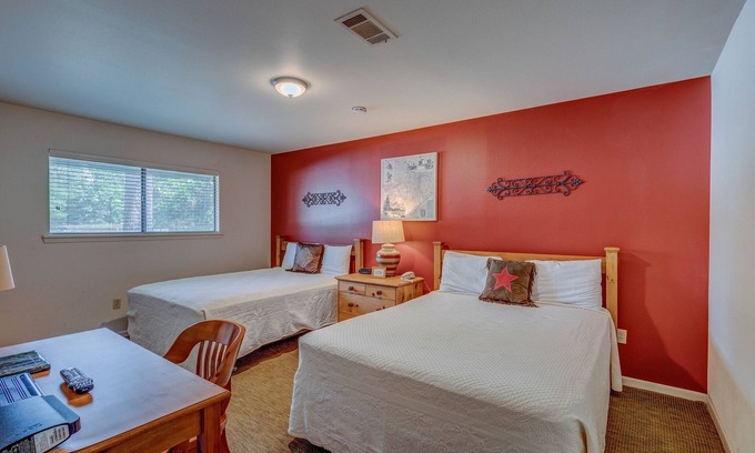 Crown Colony Villa | Country Club Access / with discount Golf when you stay.