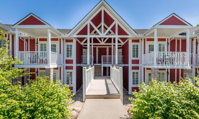 Oro-Medonte Apartamento | Country Club Charm - 4-Bed Radiant Resort Condo