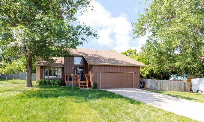 Rapid City Casa | Country Club Haven - 4BR/3BA Retreat w/ Firepit & Deck