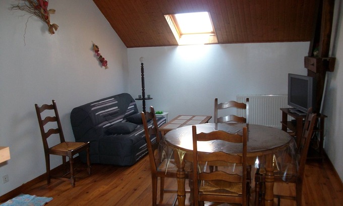 La Salvetat-Peyrales Casa | Casa rural en el campo 5-6 personas