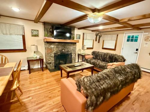 Montague Casa | Country Comfort Cabin Delaware River Islands
