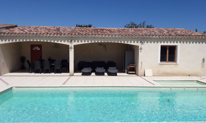 Portes-en-Valdaine Cabaña | Cómoda casa rural de cuatro habitaciones en Drôme provençale cuatro estrellas **** con piscina